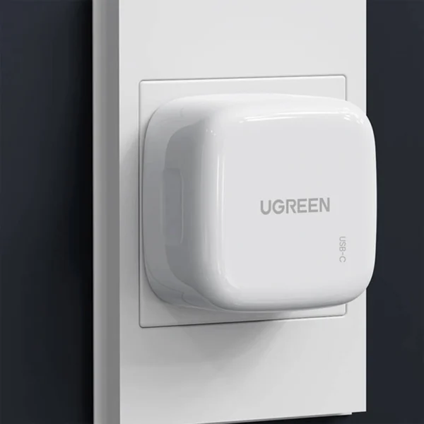 UGREEN-30W-PD-Fast-Charger-UK-01